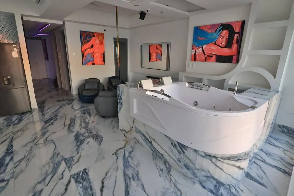 Guest Friendly Cartagena 2Br Jacuzzi Stripper Pole Apartment