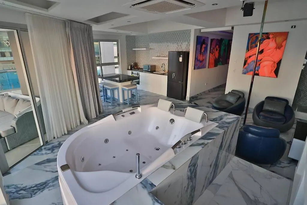 Guest Friendly Cartagena 2Br Jacuzzi Stripper Pole Apartment